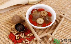 山楂枸杞一起泡水喝好嗎？山楂枸杞一起泡水喝有什么好處？