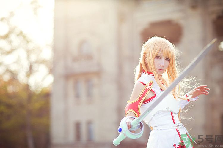 15歲變聲正常嗎？女生15歲才變聲正不正常？