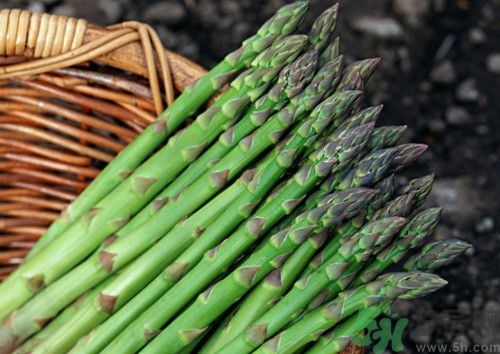 萵筍可以生吃嗎?萵筍生吃營養(yǎng)價(jià)值