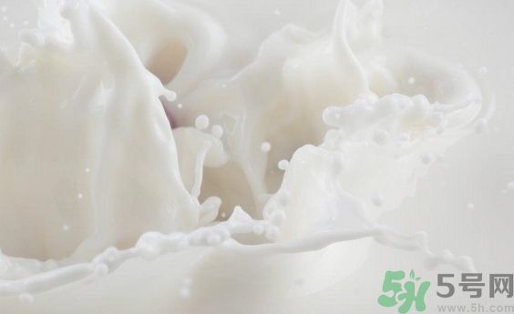 吃鱔魚(yú)可以喝牛奶嗎?鱔魚(yú)能和牛奶一起吃嗎?