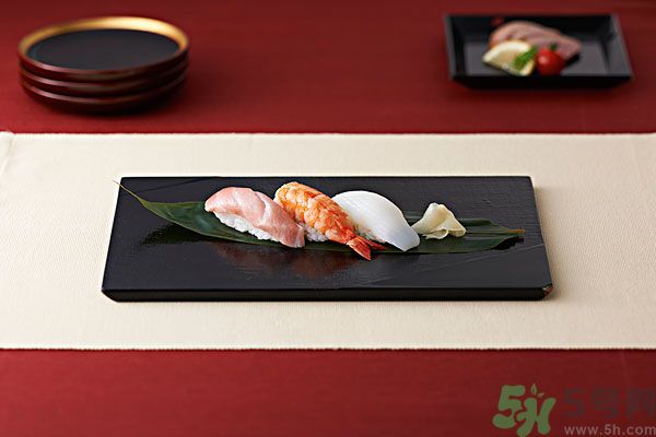 老抽和生抽的區(qū)別方法？怎么區(qū)分生抽和老抽？