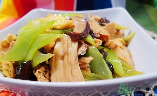 萵筍可以和香菇一起炒嗎？萵筍和香菇一起吃好嗎？