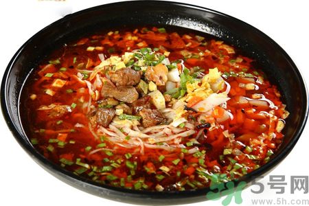 臊子面是哨子面嗎？臊子面和哨子面有什么區(qū)別？