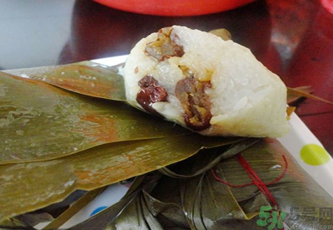 電飯煲煮粽子要加多少水?電飯煲蒸粽子要放多少水? 電飯煲煮粽子要加多少水?電飯煲蒸粽子要放多少水?