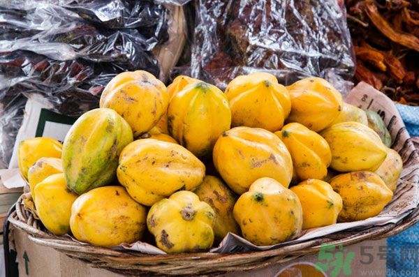 木瓜是酸的嗎？木瓜吃起來(lái)什么味道？