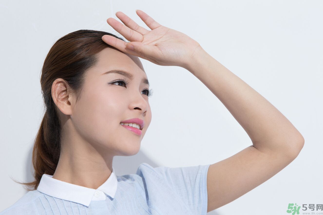 胳膊曬黑了多久能恢復(fù)？胳膊曬黑了怎么白回來？