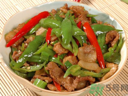 農家小炒肉是放什么醬炒的?農家小炒肉用什么辣椒醬?