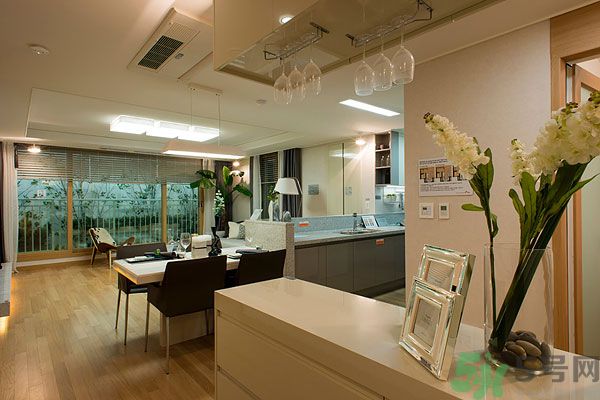 吹空調(diào)喉嚨痛怎么辦？吹空調(diào)喉嚨痛怎么回事？