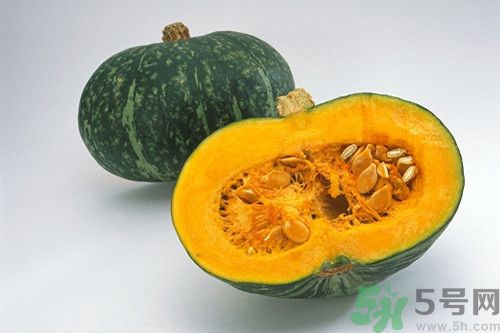 南瓜長(zhǎng)毛了還能吃嗎?南瓜長(zhǎng)毛吃了怎么辦 南瓜長(zhǎng)毛了還能吃嗎?南瓜長(zhǎng)毛吃了怎么辦