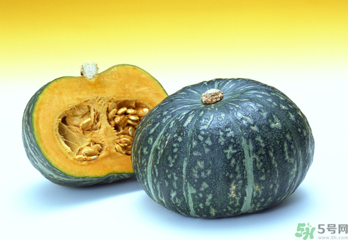南瓜里面長霉了能吃嗎？長霉的南瓜可以吃嗎？