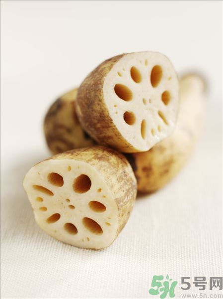 蓮藕里面的泥怎么清理？蓮藕里面的泥巴怎么洗？