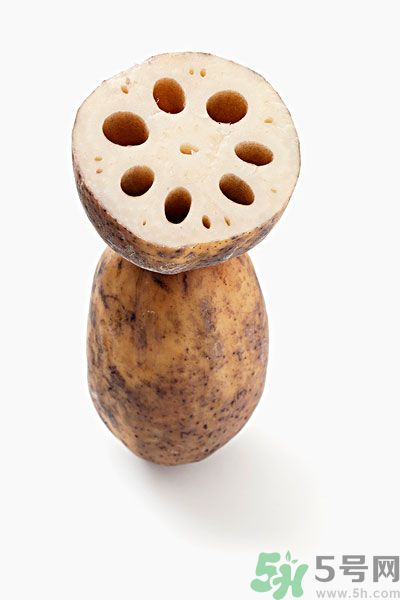 蓮藕里面的泥怎么清理？蓮藕里面的泥巴怎么洗？