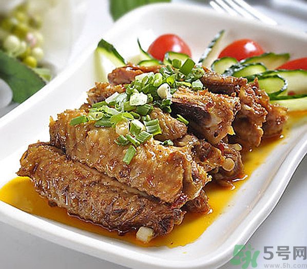 豆瓣醬的做法？豆瓣醬和黃豆醬的區(qū)別？