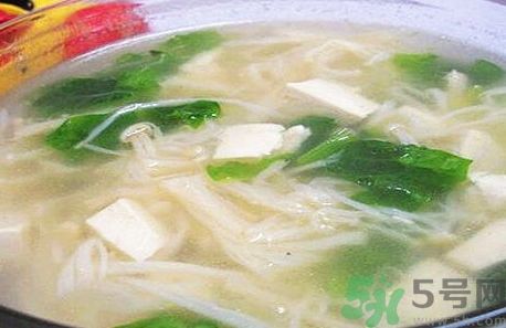 金針菇可以和豆腐一起吃嗎?金針菇能和豆腐同吃嗎? 金針菇可以和豆腐一起吃嗎?金針菇能和豆腐同吃嗎?