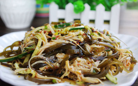 金針菇可以和海帶一起吃嗎?金針菇能和海帶同吃嗎? 金針菇可以和海帶一起吃嗎?金針菇能和海帶同吃嗎?