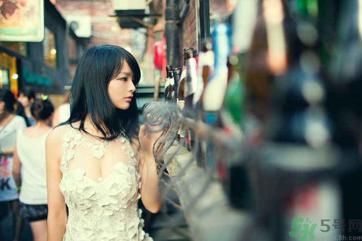 14歲女孩的乳頭有多大？14歲女生乳房正常有多大？