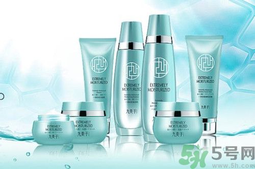 中學(xué)生可以用化妝品嗎？中學(xué)生用化妝品好嗎？