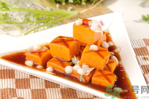 吃南瓜皮膚會(huì)變黃嗎?吃南瓜皮膚變黃怎么辦 吃南瓜皮膚會(huì)變黃嗎?吃南瓜皮膚變黃怎么辦