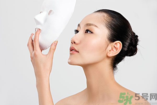 洗澡的時候可以敷面膜嗎？敷面膜和洗澡的順序