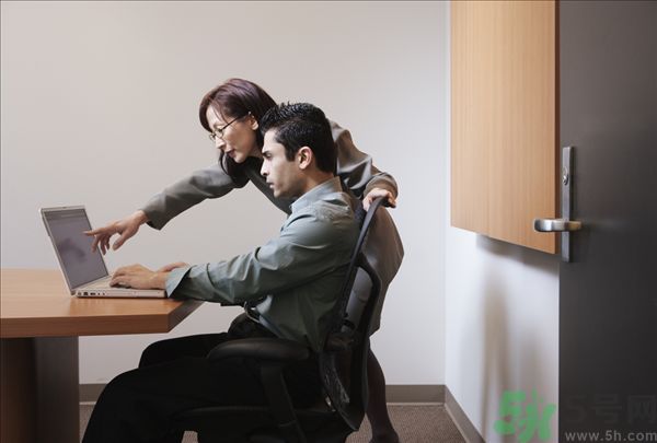 為什么中年人容易出軌？中年人出軌是什么原因？