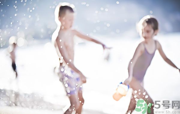 洗澡怎么洗的干凈？洗澡怎么洗后背？