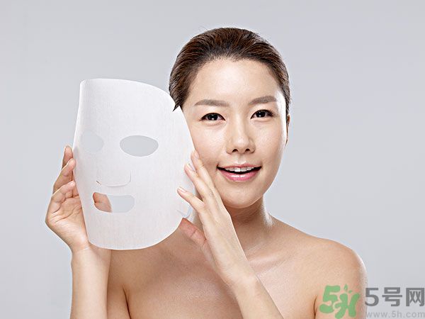 洗澡的時(shí)候可以敷面膜嗎？敷面膜和洗澡的順序