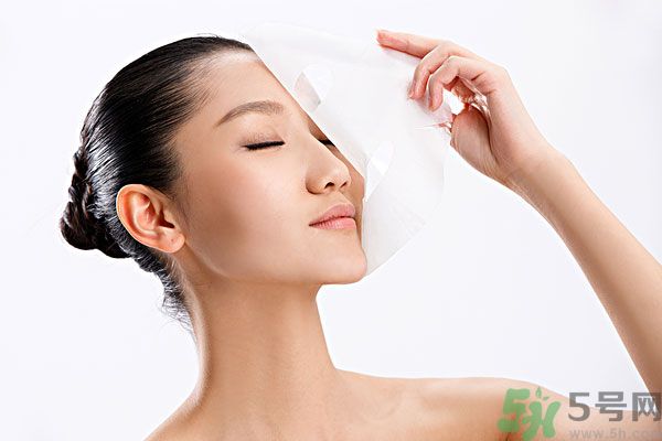 洗澡的時候可以敷面膜嗎？敷面膜和洗澡的順序