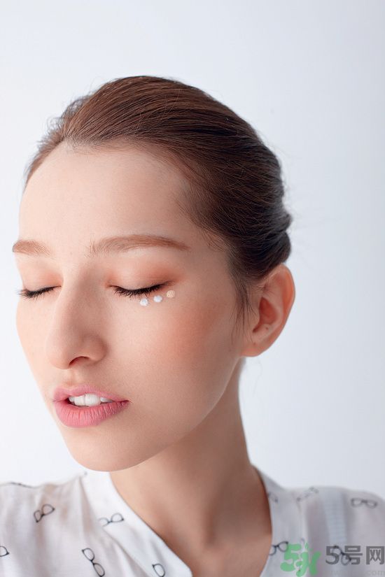 Dior瞬效美肌遮瑕膏適合什么膚質(zhì)？什么膚質(zhì)適合用Dior瞬效美肌遮瑕膏？