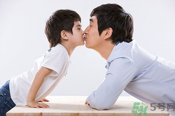 父親節(jié)給爸爸買什么禮物好？父親節(jié)送什么禮物給爸爸？