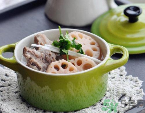 蓮藕排骨湯孕婦可以吃嗎?孕婦吃蓮藕排骨湯好嗎 蓮藕排骨湯孕婦可以吃嗎?孕婦吃蓮藕排骨湯好嗎