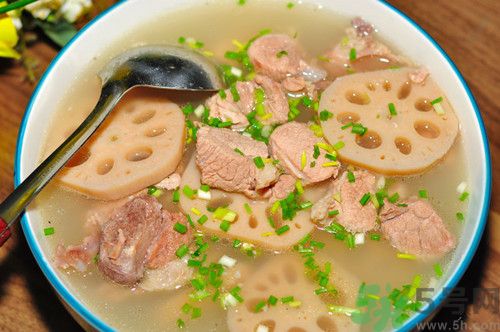 蓮藕排骨湯孕婦可以吃嗎?孕婦吃蓮藕排骨湯好嗎 蓮藕排骨湯孕婦可以吃嗎?孕婦吃蓮藕排骨湯好嗎