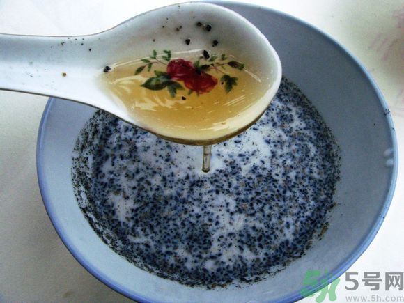 芝麻和蜂蜜可以一起吃嗎?芝麻和蜂蜜一起吃有什么功效 芝麻和蜂蜜可以一起吃嗎?芝麻和蜂蜜一起吃有什么功效