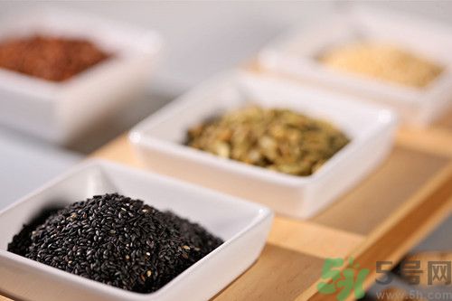 芝麻不能和什么一起吃?芝麻和什么相克 芝麻不能和什么一起吃?芝麻和什么相克