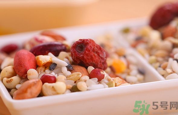 薏米可以和大米一起煮嗎?薏米能和大米同吃嗎? 薏米可以和大米一起煮嗎?薏米能和大米同吃嗎?