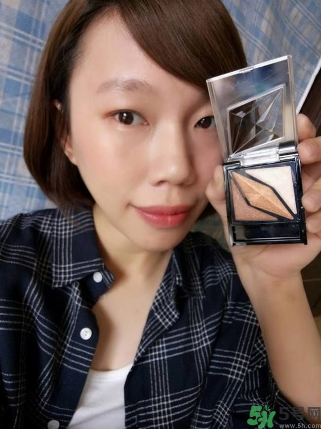 凱朵kate覺(jué)醒鉆光閃耀杏仁三色眼影使用方法及畫(huà)法步驟