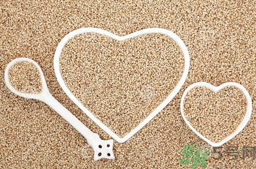 芝麻能生吃嗎?芝麻生吃有什么好處 芝麻能生吃嗎?芝麻生吃有什么好處