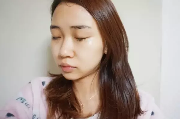 春雨黑盧卡面膜臉正在過(guò)敏可以用嗎？臉上過(guò)敏能用春雨黑盧卡面膜嗎