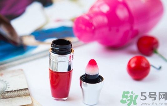 蘭蔻搖搖氣墊唇油怎么樣?蘭蔻搖搖氣墊唇油好用嗎? 蘭蔻搖搖氣墊唇油怎么樣?蘭蔻搖搖氣墊唇油好用嗎?