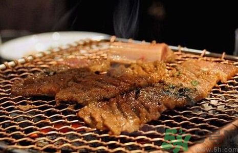 牛排可以用烤箱烤嗎?牛排能用烤箱烤嗎? 牛排可以用烤箱烤嗎?牛排能用烤箱烤嗎?