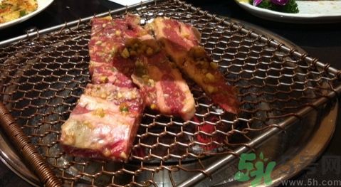 牛排可以用烤箱烤嗎?牛排能用烤箱烤嗎? 牛排可以用烤箱烤嗎?牛排能用烤箱烤嗎?