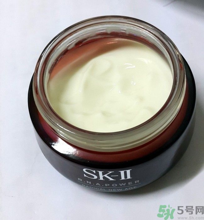 sk2肌源修護精華霜怎么樣?sk2大紅瓶面霜使用方法 sk2肌源修護精華霜怎么樣?sk2大紅瓶面霜使用方法