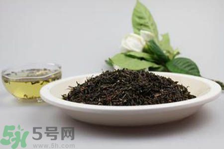 茉莉花茶可以和玫瑰花茶一起喝嗎？茉莉花茶和玫瑰花茶一起泡著喝好嗎？