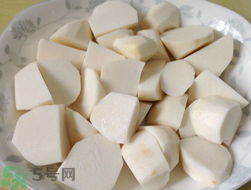 芋頭沒煮熟能吃嗎?芋頭沒煮熟吃了會怎樣 芋頭沒煮熟能吃嗎?芋頭沒煮熟吃了會怎樣