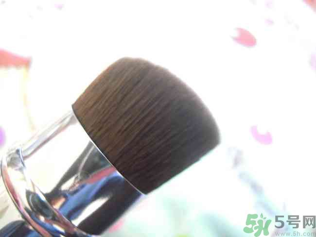 sk2棒棒糖粉凝霜好用嗎？skii粉凝霜使用方法