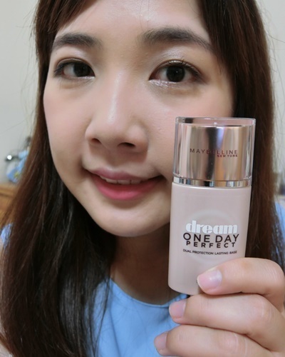 美寶蓮夢幻奇跡控油透潤持妝乳怎么樣？好用嗎？