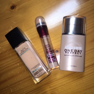 美寶蓮夢幻奇跡控油透潤持妝乳怎么樣？好用嗎？