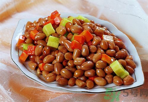 花生和黃瓜可以一起吃嗎?花生和黃瓜一起吃會(huì)怎樣