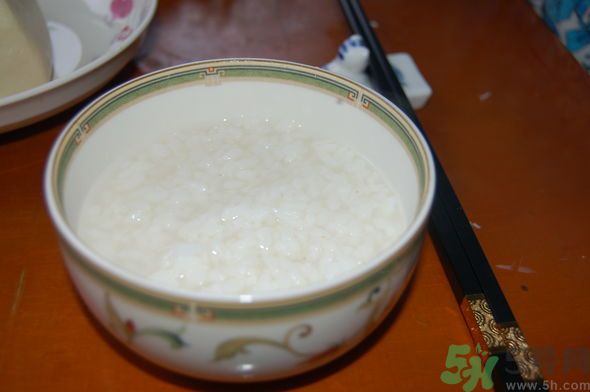 稀飯是冷水煮還是熱水煮? 稀飯是冷水煮還是熱水煮?