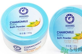 痱子粉可以去頭發(fā)油嗎?頭發(fā)出油能用痱子粉嗎? 痱子粉可以去頭發(fā)油嗎?頭發(fā)出油能用痱子粉嗎?