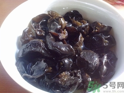 木耳泡了兩天還能吃嗎?木耳泡多長時間最好 木耳泡了兩天還能吃嗎?木耳泡多長時間最好